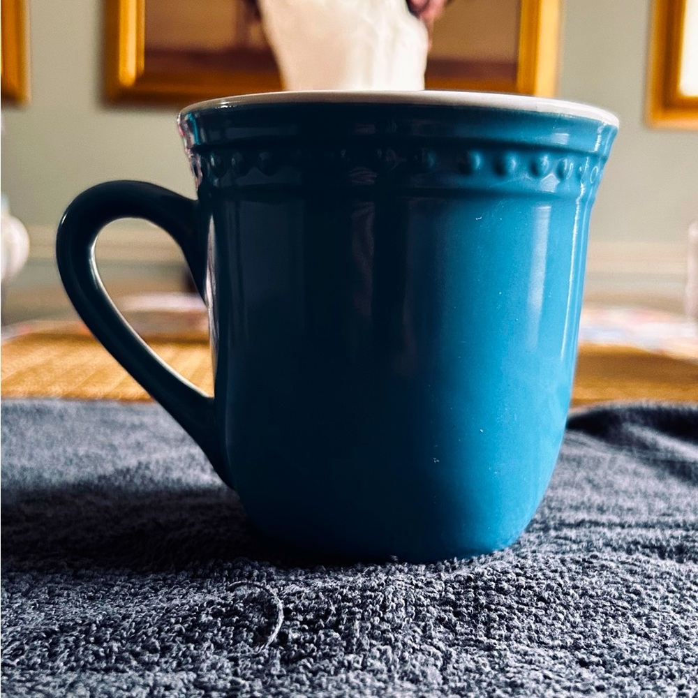 🧨Nice Beautiful Blue 12oz Coffee Mug.(Great Condition‼️)(SEND ANY OFFER‼️)🧨
